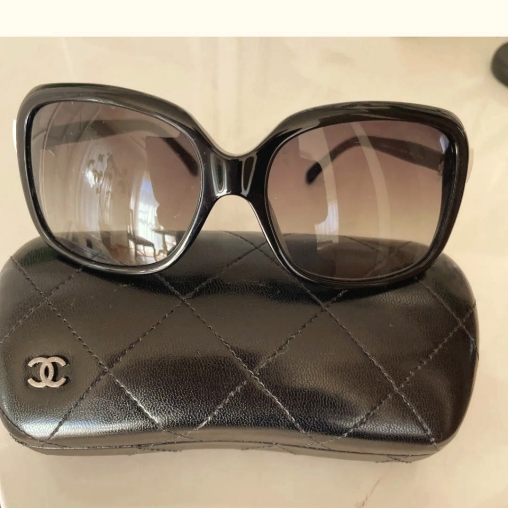 Auth CHANEL CC Logo White Bow Black Sunglasses